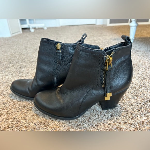 Womens heeled booties - Picture 1 of 4